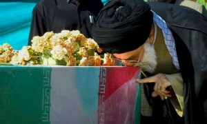 پیام رهبری در پی تشییع باشکوه 270 شهید